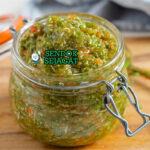 Sofrito Puerto Rico hijau cerah di toples kaca aji dulce culantro bawang putih olive oil