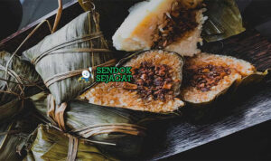 Zongzi Jiaxing Gurih Autentik Dragon Boat Zongzi segitiga daun bambu terbuka beras ketan pulen isi daging babi telur asin jamur harum
