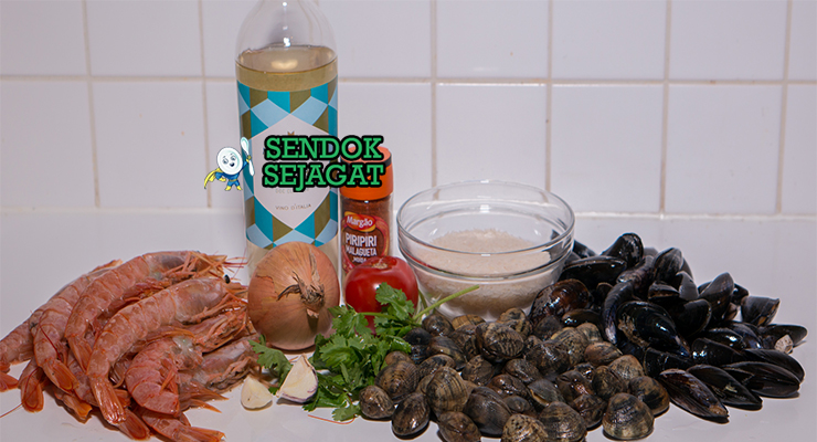 Bahan arroz de marisco udang cumi kerang saffron paprika tomat bawang putih kaldu seafood