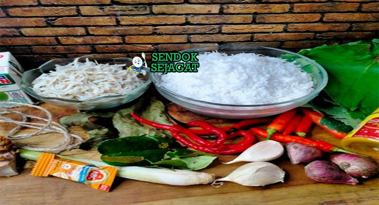 Bahan buntil daun singkong kelapa parut teri medan petai cina cabe bawang santan rempah