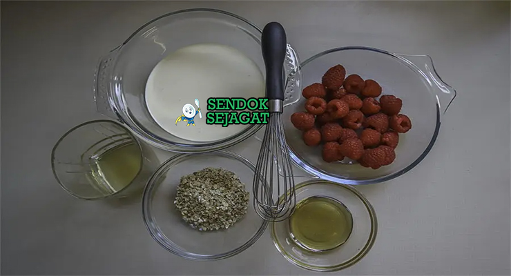 Bahan cranachan rolled oats heather honey single malt whisky double cream raspberry vanila