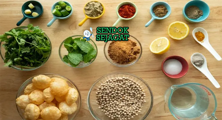 Bahan golgappa semolina tamarind kentang kacang hitam mint daun kari chaat masala cabe