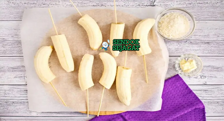 Bahan monkey's tail pisang Cavendish dark chocolate coconut oil kacang almond lemon zest