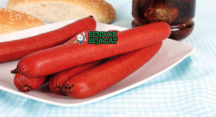 Bahan rode polser sosis merah remoulade pickles mustard ketchup onion crispy bun butter