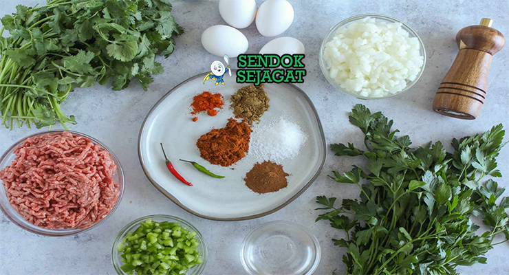 Bahan tagine kefta daging giling tomat cumin paprika parsley garlic onion egg tagine pan
