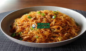 Ants Climbing a Tree Mala Pedas Khas Sichuan Ants Climbing a Tree mie kaca bening daging babi cincang doubanjiang merah daun bawang lada Sichuan