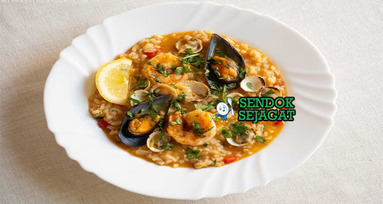 Arroz de Marisco nasi kuning saffron seafood udang cumi kerang tomat paprika coentros lemon roti