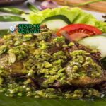 Bebek Cabe Ijo bebek goreng garing kulit siram sambal ijo lombok hijau cabe rawit tomat hijau nasi lalapan