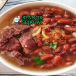 Brenebon sup kacang merah kental daging babi kaki babi cengkeh kuah gurih nasi putih sambal roa