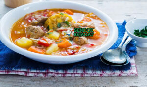 Carbonada Criolla Hangat Gurih Khas Argentina Utara Carbonada Criolla sup kental daging sapi labu kuning quince jagung tomat roti crusty peterseli