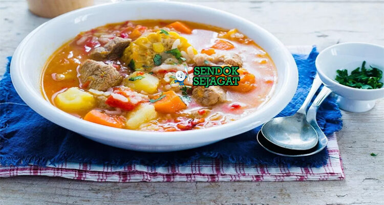 Carbonada Criolla sup kental daging sapi labu kuning quince jagung tomat roti crusty peterseli