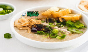 Congee Silky Lembut Khas Kanton Cina Congee putih silky mangkuk century egg pork youtiao telur asin daun bawang jahe minyak wijen