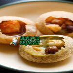 Golgappa puri garing isi kentang kacang siram pani tamarind mint cabe yogurt sev boondi