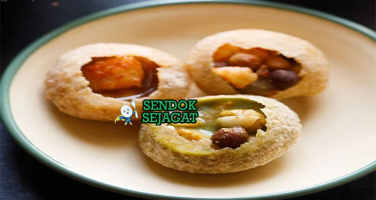 Golgappa puri garing isi kentang kacang siram pani tamarind mint cabe yogurt sev boondi