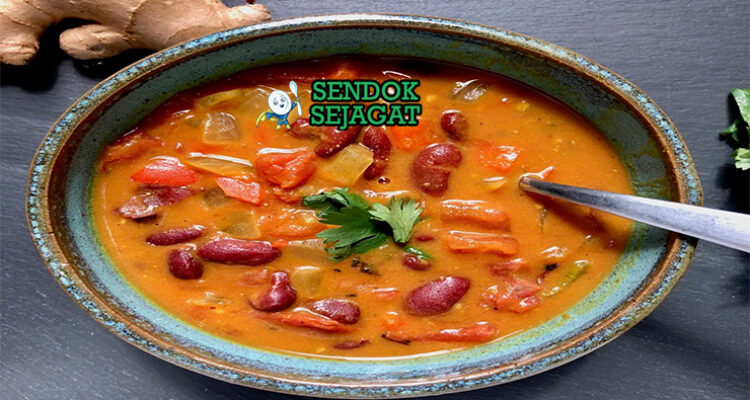 Maharagwe kuah santan kuning kacang merah cabe rawit tomat ugali chapati kachumbari limau