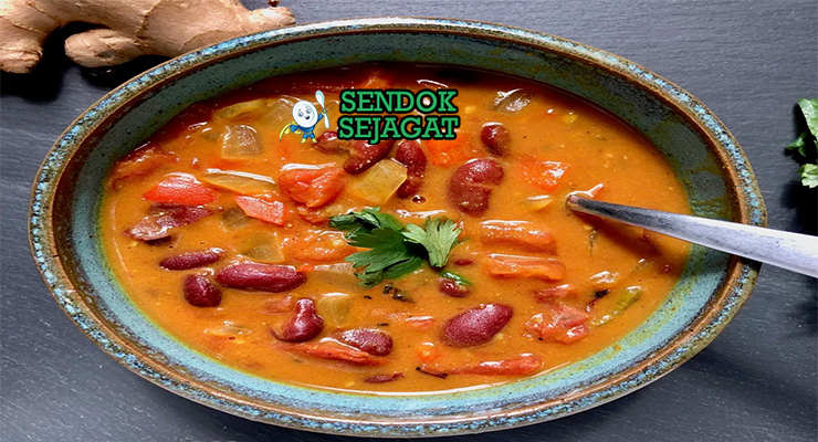 Maharagwe kuah santan kuning kacang merah cabe rawit tomat ugali chapati kachumbari limau