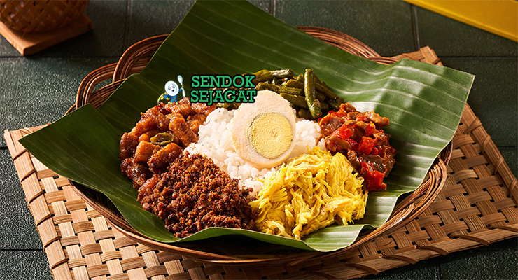 Nasi Bogana bungkus daun pisang opor ayam telur pindang semur tahu tempe sambal krecek abon serundeng