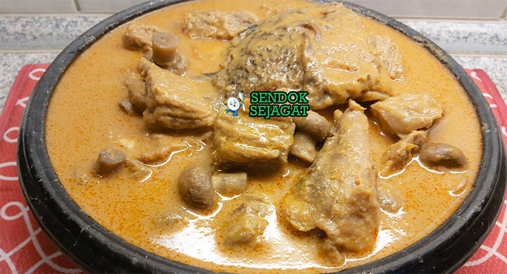 Nkatenkwan kuah kacang tanah kental ayam kampung garden egg scotch bonnet utuh dengan fufu