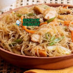 Pancit Bihon mie bihon goreng ayam udang wortel kubis snow peas calamansi bawang goreng cabe