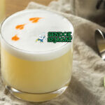 Pisco Sour gelas rock foam tebal egg white swirl Angostura bitters limau garnish cherry