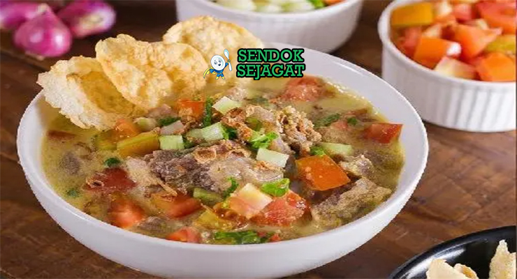 Soto Kaki Sapi kuah santan kuning iga kaki sapi besar emping bawang goreng sambal jeruk nipis nasi perkedel