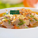 Soto Tauco kuah bening kecap taoco daging sapi tauge kerupuk karak ungu sambal kecap jeruk nipis