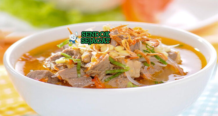 Soto Tauco kuah bening kecap taoco daging sapi tauge kerupuk karak ungu sambal kecap jeruk nipis