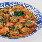 Tagine Kefta bakso daging telur lumer kuah tomat rempah cumin parsley khobz harissa olives