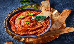 Zaalouk salad terung panggang tomat cumin paprika cilantro olive oil khobz olives harissa mangkuk