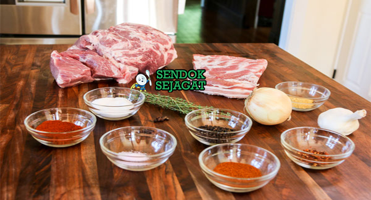 Bahan andouillette usus babi daging cincang bawang putih thyme quatre-épices mustard Dijon