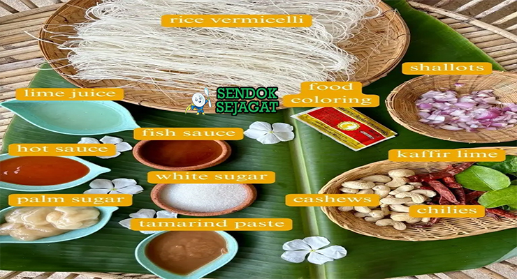 Bahan mee krob Thailand: mi kuning telur kering, gula aren, air asam jawa, kecap ikan, saus tiram, bawang putih, cabe rawit, ayam cincang, tahu goreng, kacang tanah