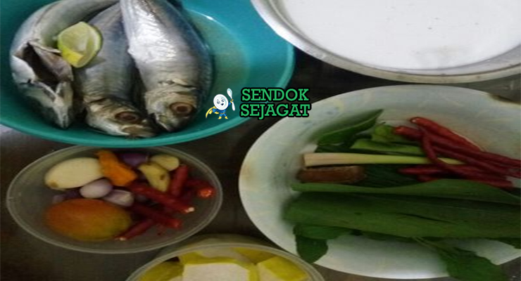 Bahan pangek masin ikan masin santan kunyit lengkuas serai daun jeruk cabe merah bawang