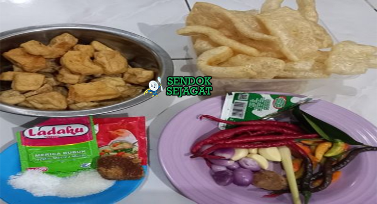 Bahan sambal goreng krecek krecek kering santan cabe merah bawang kunyit lengkuas serai daun jeruk