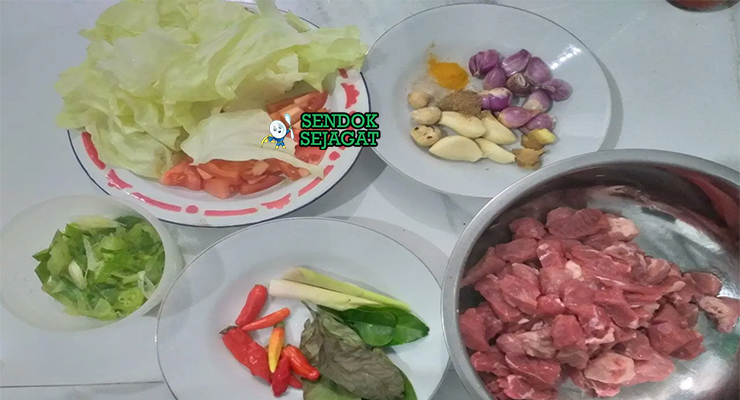 Bahan tongseng daging kambing kecap manis santan petis cabe rawit bawang kol tomat lengkuas