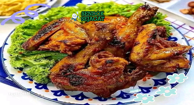 Ayam bakar madu khas Bandung dengan kulit mengkilap manis, nasi hangat, lalapan timun kemangi, sambal terasi, piring makan Sunda