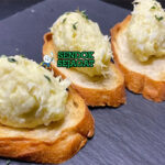 Baccalà Mantecato Venezia krim ikan cod asin halus bawang putih minyak zaitun parmigiano polenta cicchetti piring Venezia Italia