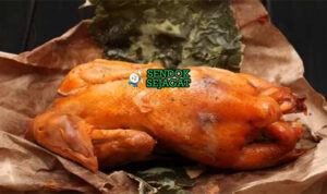 Beggar's Chicken ayam utuh panggang lumpur pecah daun teratai stuffing jamur ham nasi sayur