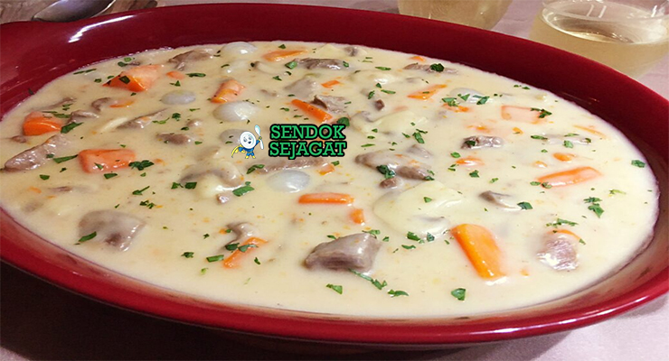 Blanquette de Veau kuah krim putih velvet veal empuk pearl onion mushroom carrot mashed potato baguette