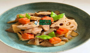 Chikuzenni stew ayam sayur dashi daikon renkon takenoko shiitake konnyaku kuah manis gurih mangkuk Jepang
