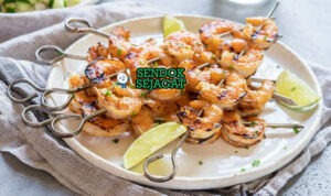 Garlic Prawns Skewers udang king prawn tusuk bawang putih lemon butter panggang renyah BBQ piring