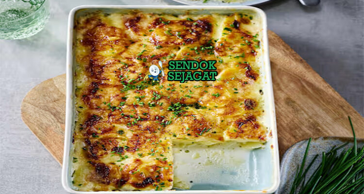 Gratin Dauphinois kentang iris krim keju Gruyère gratin golden bubbling mashed potato steak salad