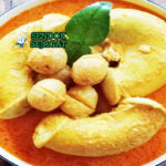 Gulai Tambunsu kuah santan kuning usus sapi isi telur tahu cabe merah utuh nasi rendang sambal kerupuk