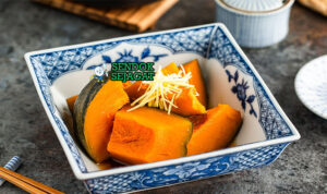 Kabocha no Nimono labu kabocha potong rebus kuah manis gurih dashi nasi miso soup piring Jepang