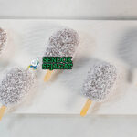 Lamington Ice Cream scoop es krim vanila potongan sponge cokelat kelapa sangrai cone Australia