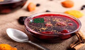 Mazamorra Morada pudding ungu maiz morado cinnamon arroz con leche mangkuk Peru