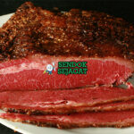 Montreal Smoked Meat iris tipis rye bread mustard kuning pickle poutine fries piring deli Kanada