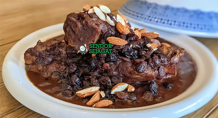 Mrouzia tagine domba kuah karamel madu almond kismis saffron khobz couscous harissa