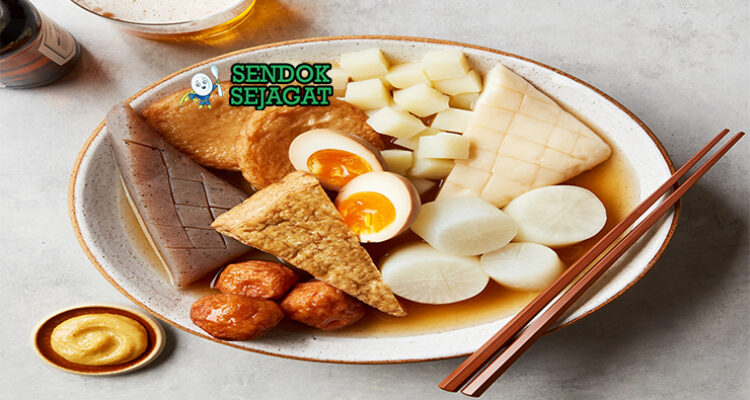 Oden Jepang sup kaldu dashi daikon konnyaku chikuwa hanpen telur rebus mustard karashi mangkuk donabe