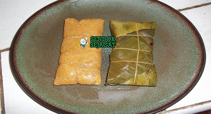 Pasteles khas Puerto Rico, tamales daun pisang isi daging manis gurih, disajikan panas dengan nasi habichuelas salsa criolla, hidangan Natal autentik