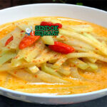 Sambal Goreng Labu Siam kuah santan kuning labu siam iris cabe merah nasi telur dadar tempe kerupuk lalapan